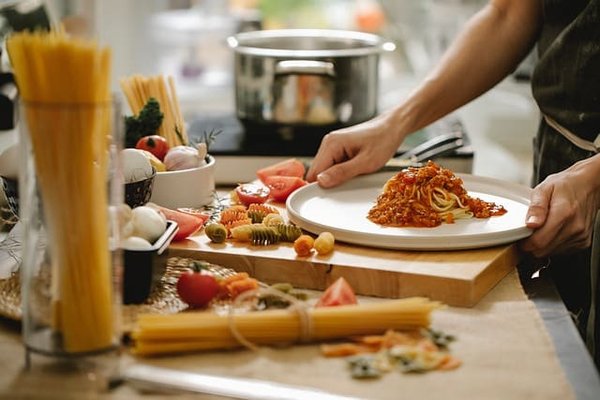 Essentiels de l'équipement : Quel matériel est indispensable pour une cuisine professionnelle ?