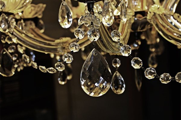 Reconnaître un véritable chandelier en cristal